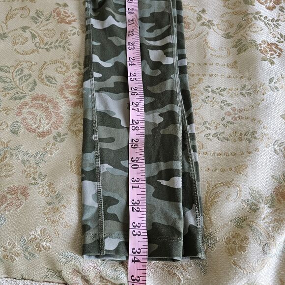 Victoria’s Secret PINK Ultimate Camo Leggings Women’s Size Small Elastic Pull On - Picture 2 of 4